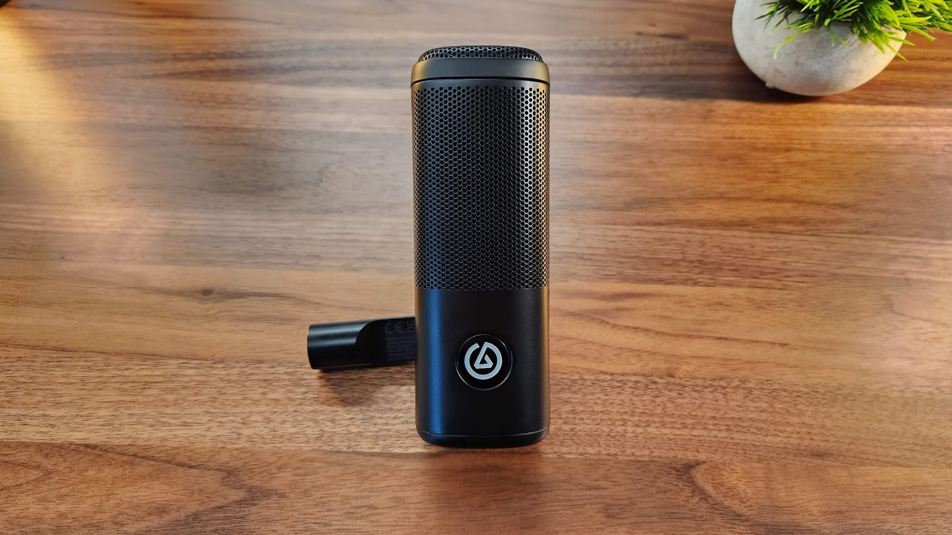 Rode PodMic USB Review: Increased Connectivity, Higher Price :  r/tomshardware