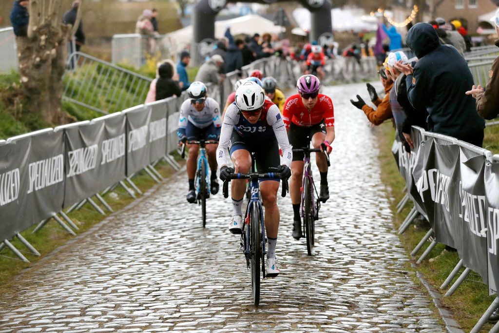 OUDENAARDE BELGIUM APRIL 03 LR Brodie Chapman of Australia and Team FDJ Nouvelle Aquitaine Futuroscope and Marlen Reusser of Switzerland and Team SD Worx compete in the breakaway through Oude Kwaremont cobblestones sector during the 19th Ronde van Vlaanderen Tour des Flandres 2022 Womens Elite a 1586km one day race from Oudenaarde to Oudenaarde RVV22 RVVwomen on April 03 2022 in Oudenaarde Belgium Photo by Bas CzerwinskiGetty Images