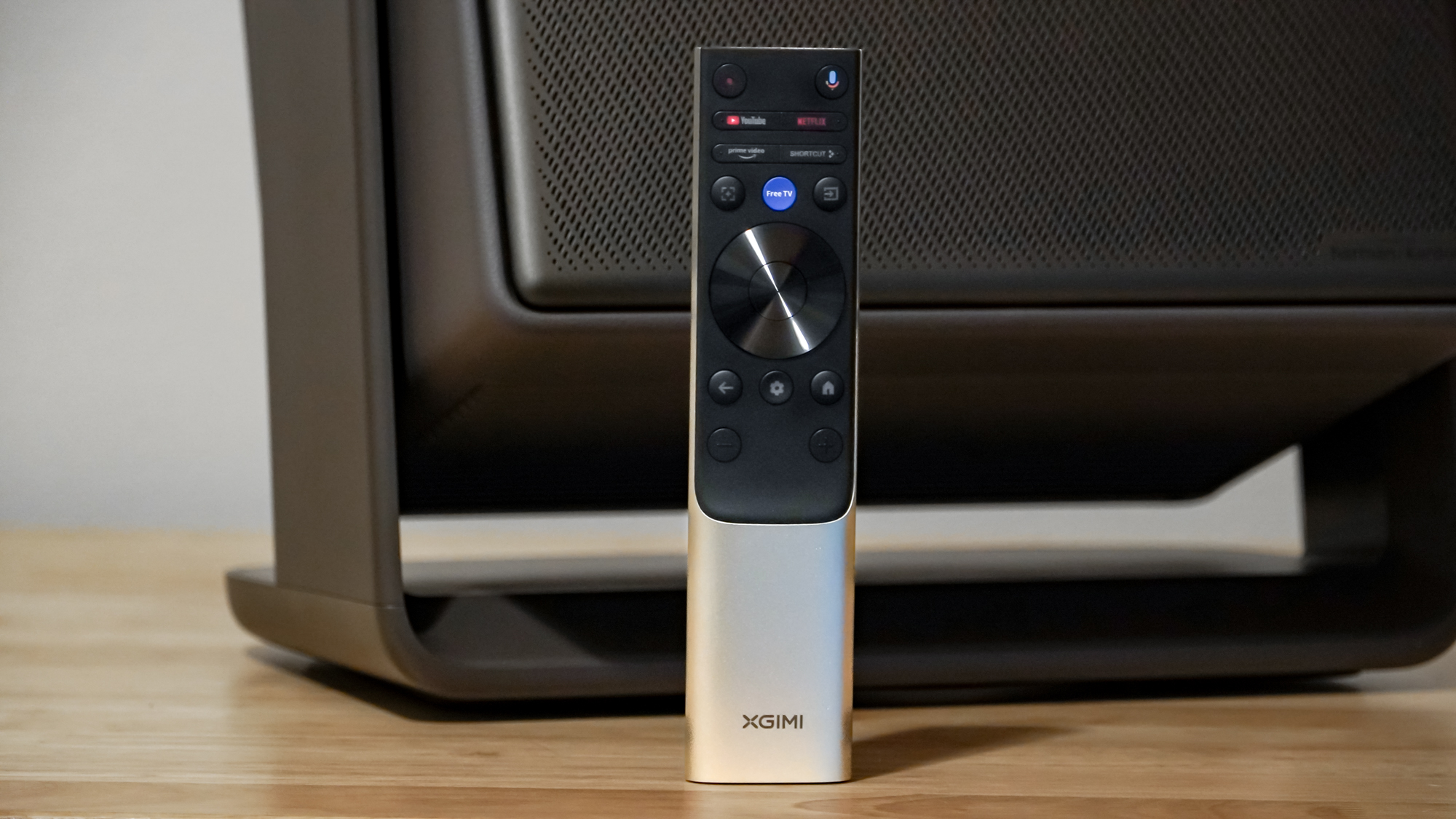 Xgimi Horizon 20 Pro 4K projector on a table