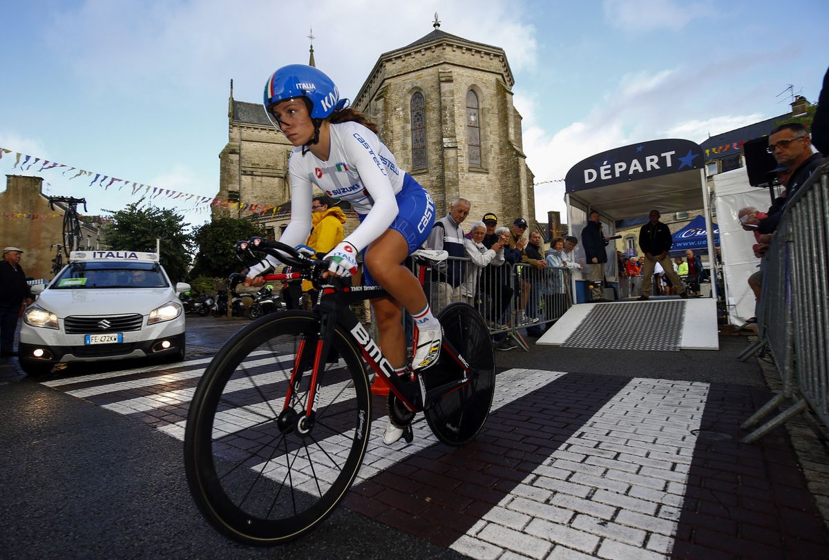 Lisa Morzenti sets off on her gold medal-winning ride