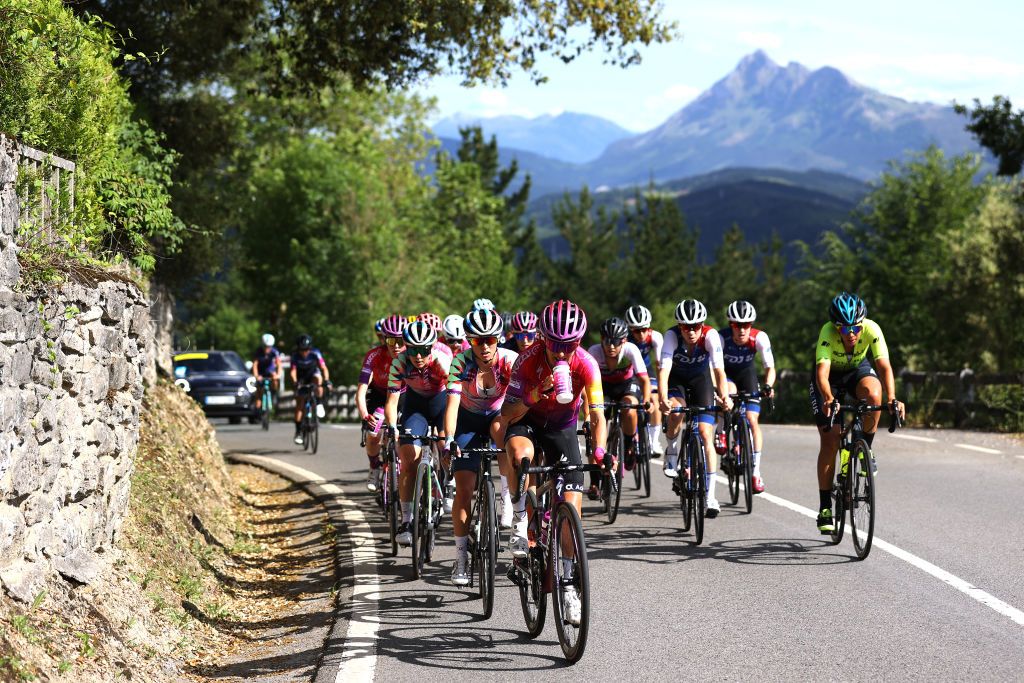 DURANGO SPAIN MAY 17 Ashleigh Moolman Pasio of South Africa and Team SD Worx cools down to refresh itself and leads in the chase group during the 21st Durango Durango Emakumeen Saria 2022 a 113km one day race from Durango to to Durango DurangoDurango22 on May 17 2022 in Durango Spain Photo by Gonzalo Arroyo MorenoGetty Images