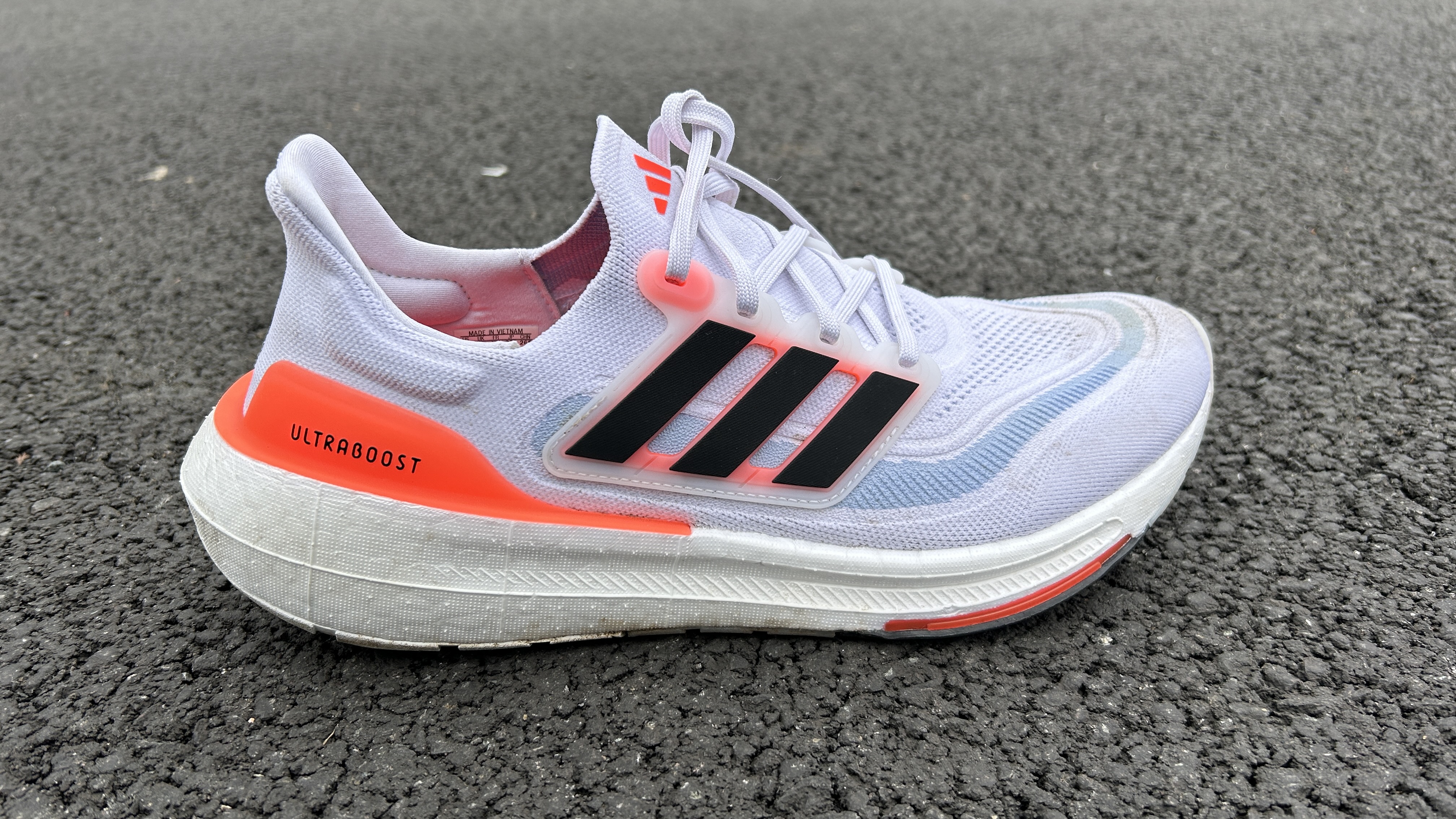 Adidas Ultraboost Light: build and cushioning