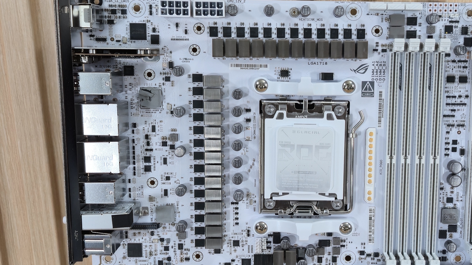 Asus ROG Crosshair X870E Glacial