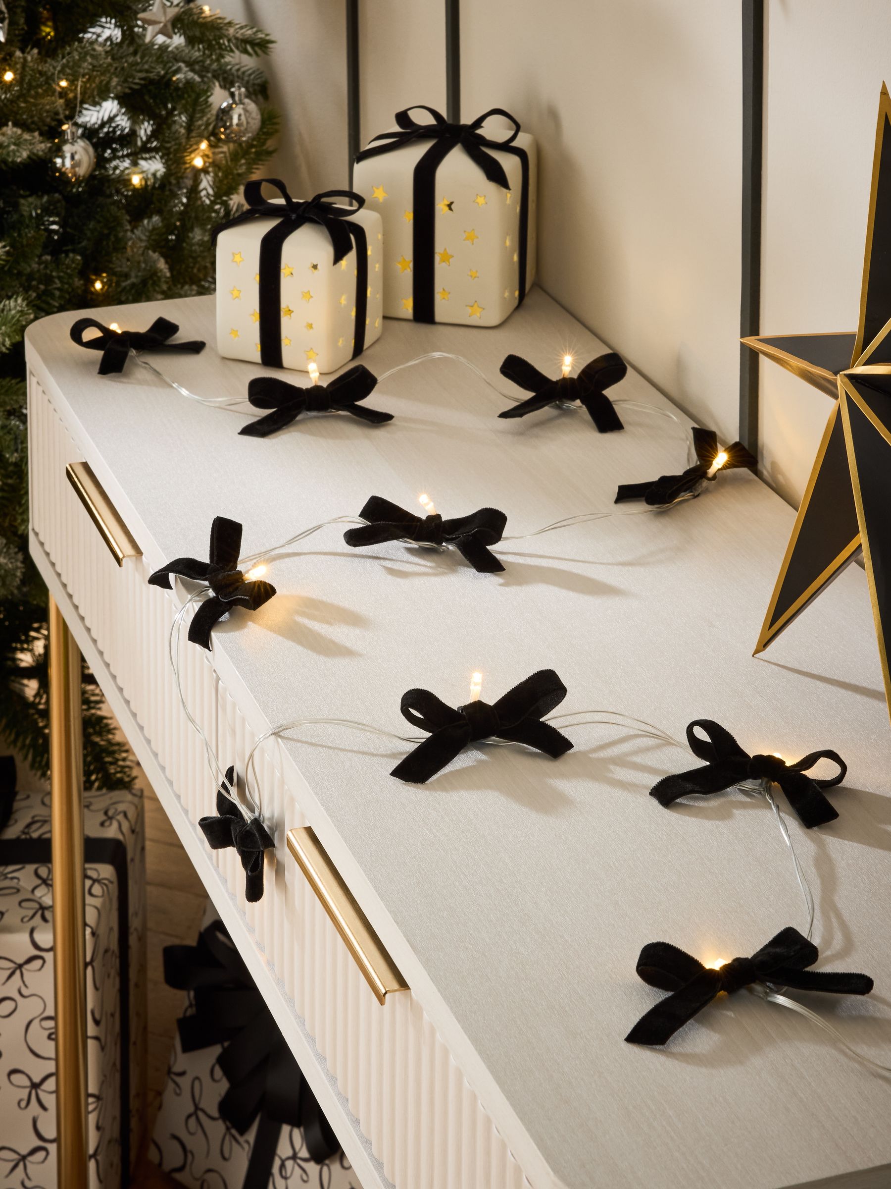 Black Velvet Bow 10 Decorative Line Lights