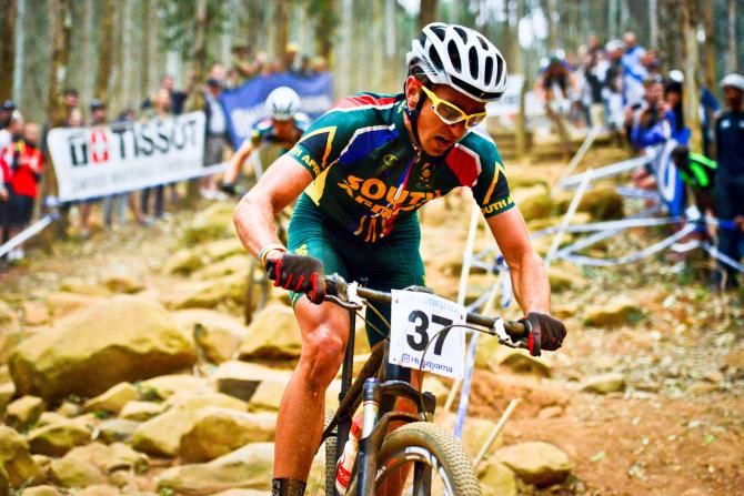 South Africa's Brendon Davids overcame a dislocated shoulder to finish 19th in the men's under 23 cross country