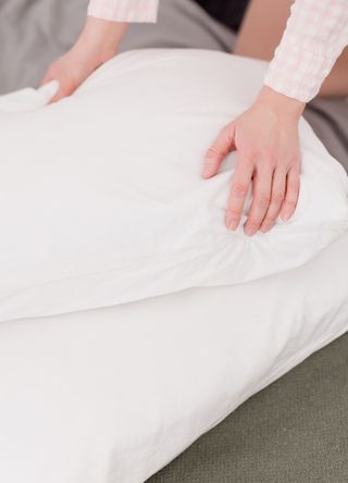 Changing pillow cases