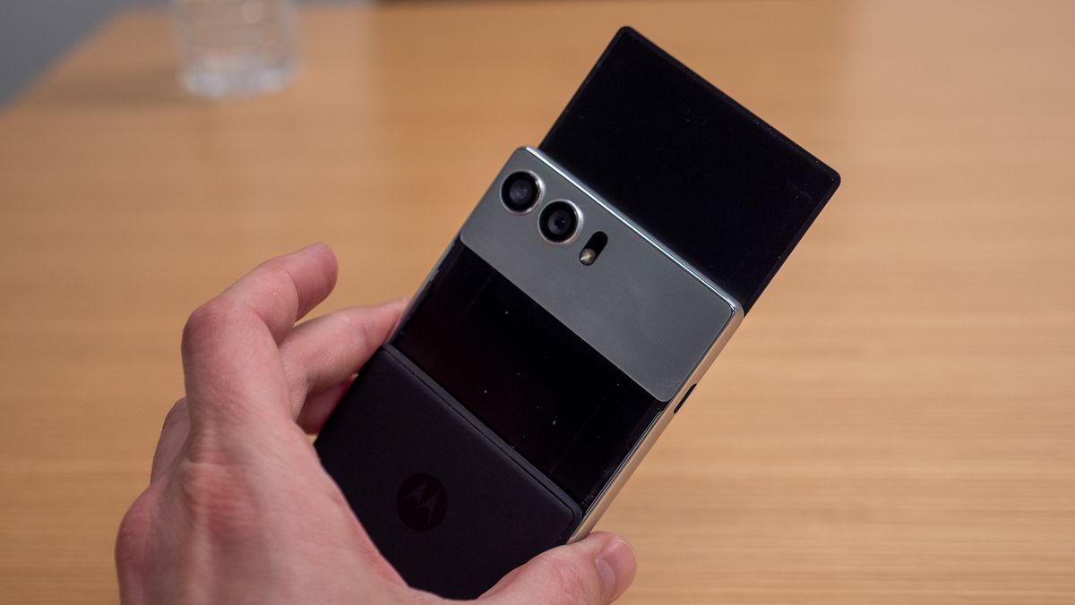 Motorola Rizr foldable phone concept