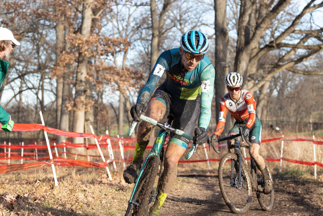 Kerry Werner and Caleb Swartz battling for 4th place at the end of lap 4.