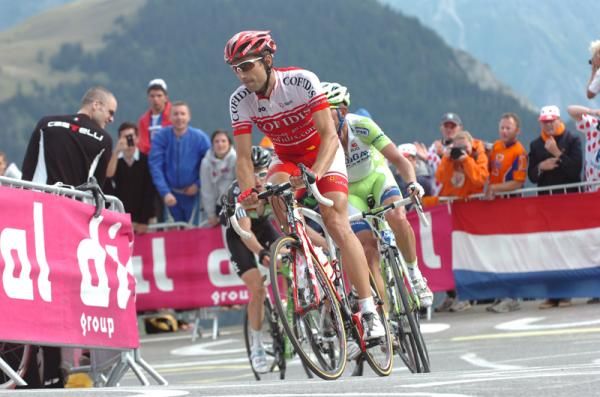 David Moncoutie worked hard to keep Rein Taaramae in white but it wasn't enough