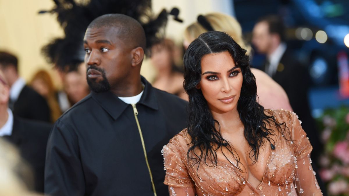 Kim Kardashian dit qu'elle "élève seule 4 enfants" après le divorce de Kanye West