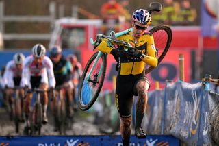 Van Aert second to Van der Poel in World Championships lead-up