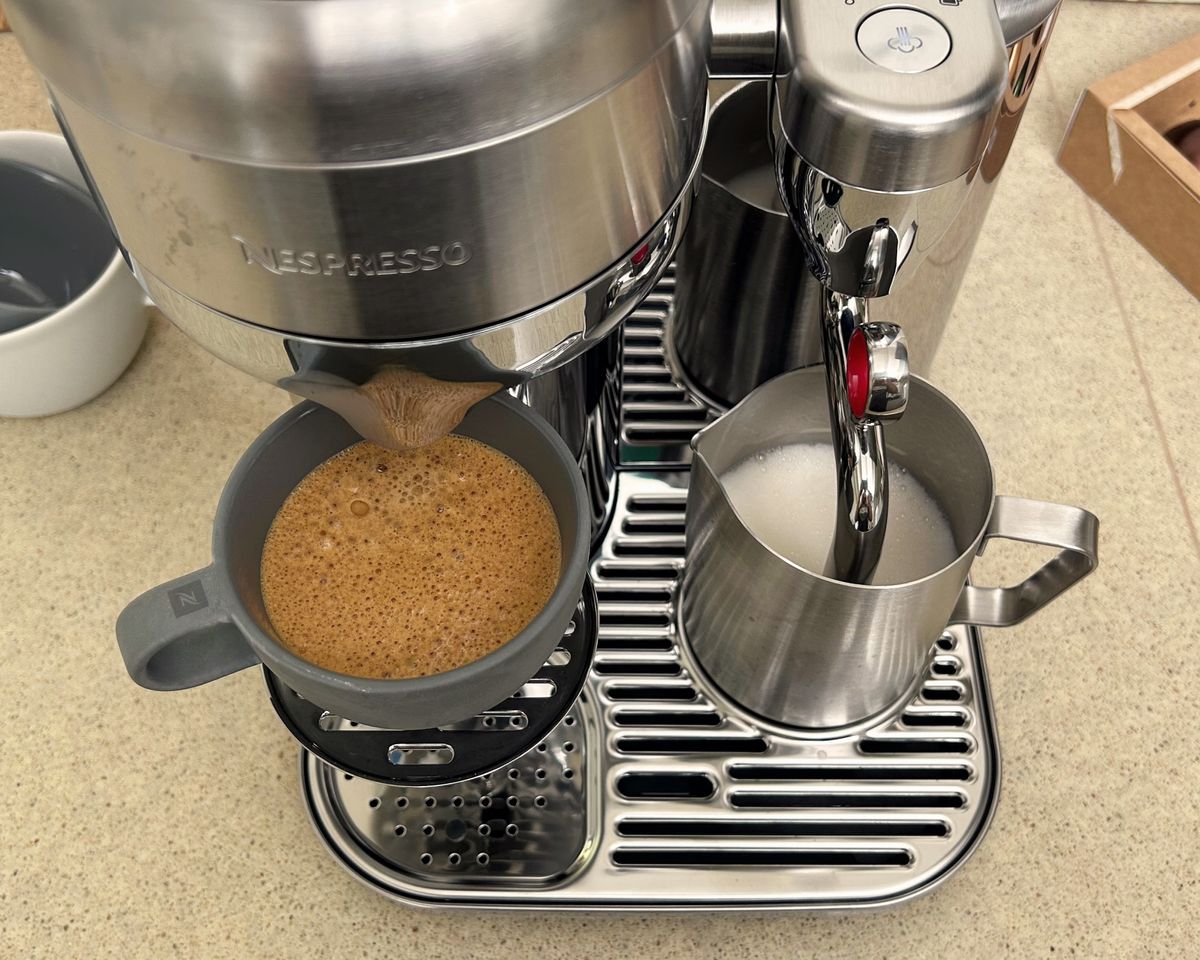 Nespresso Vertuo Creatista bubbly crema
