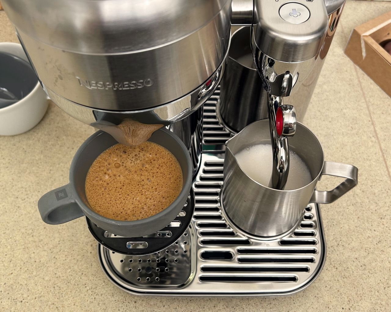 Nespresso Vertuo Creatista bubbly crema