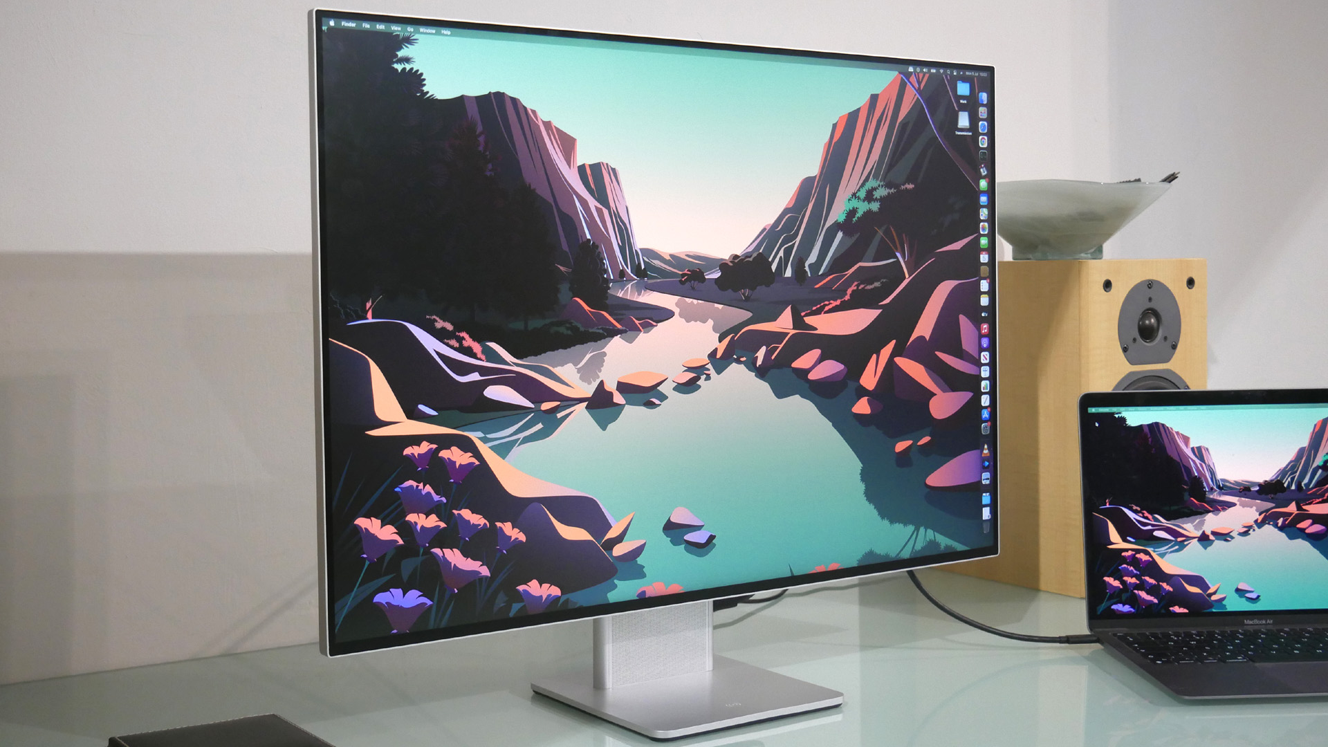 First Look: The Huawei MateView 4K-Plus 28-Inch Monitor Is a Stunner
