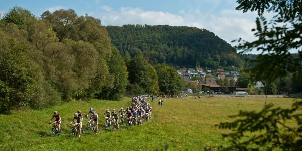 The peloton starts in Badimnau Balingen