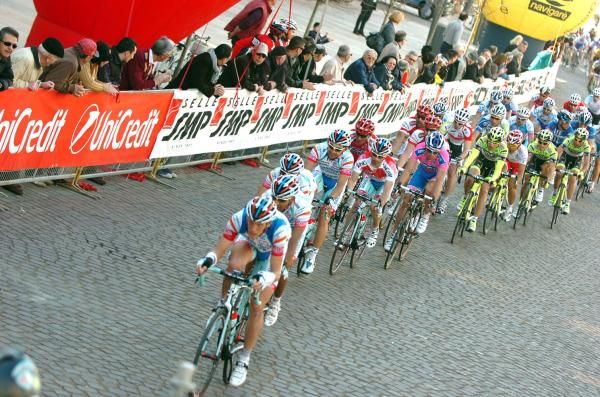 Androni Giocattoli lead the chase in Rovigo