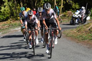 Tiesj Benoot and Søren Kragh Andersen launch Marc Hirschi on stage 12