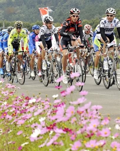Caisse d'Epargne and Saxo Bank sent strong squads to Japan.