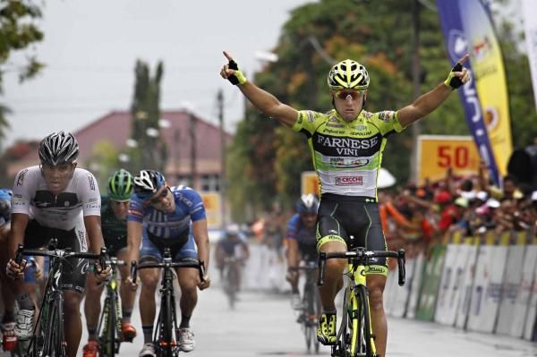 Andrea Guardini (Farnese Vini-Selle Italia) wins stage 8 of the Tour de Langkawi.