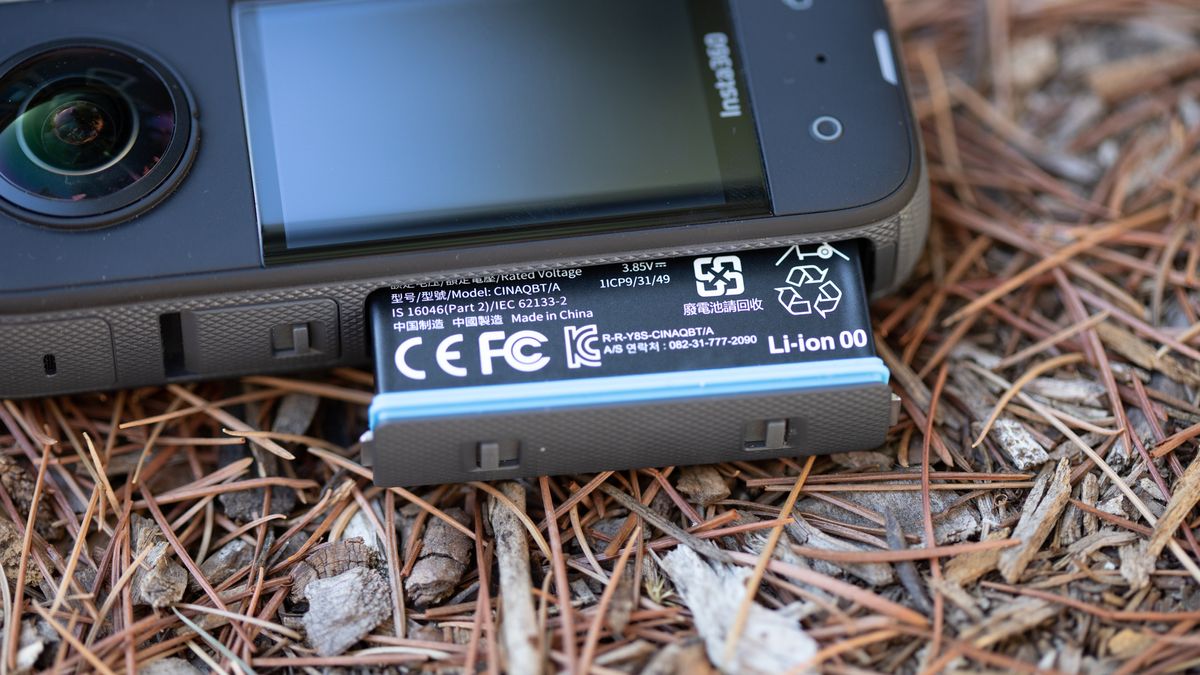 Insta360 X3 battery removed