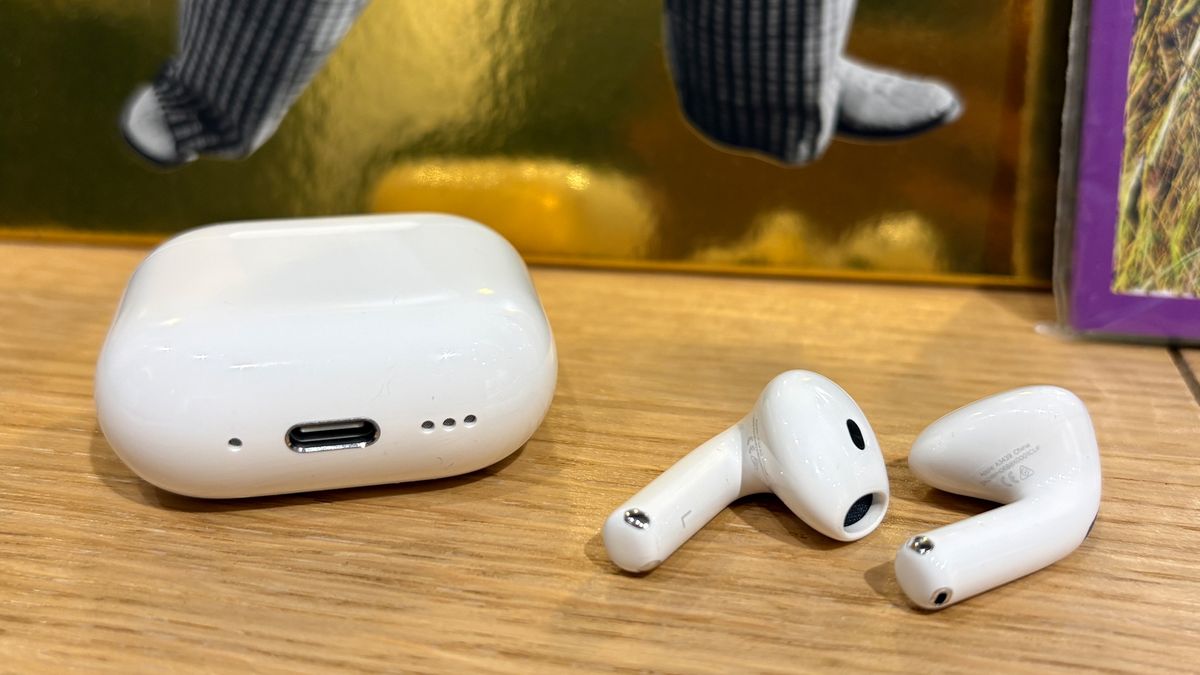 Apple AirPods 5 with Wireless Charging Case in-ear headphones