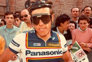 Phil Anderson sports three cultural icons: the 'sausage' helmet, Oakley Factory Pilots and a Panasonic jersey.