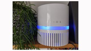 Image shows the KOIOS EPI810 air purifier turned on,