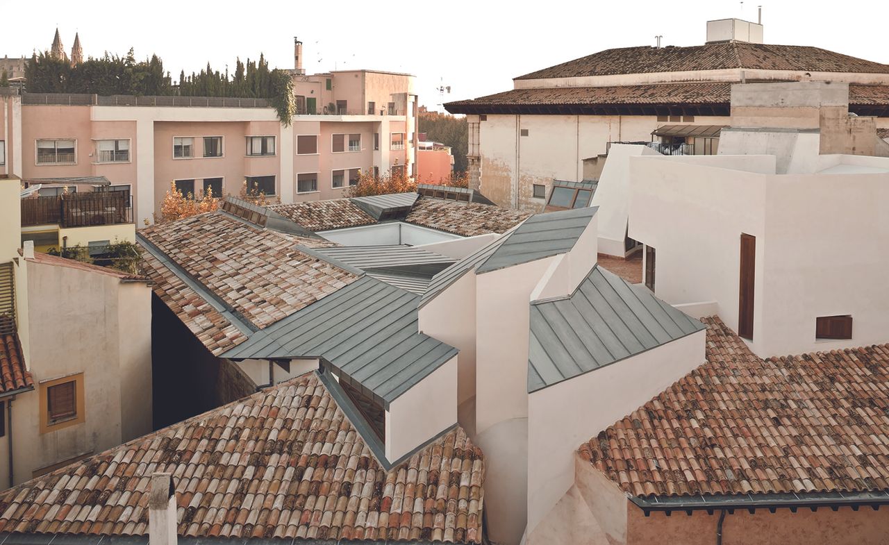 The Casal Balaguer Cultural Centre in Palma de Mallorca has been renovated by Barcelona-based Flores Prats Architects with Duch-Pizá.