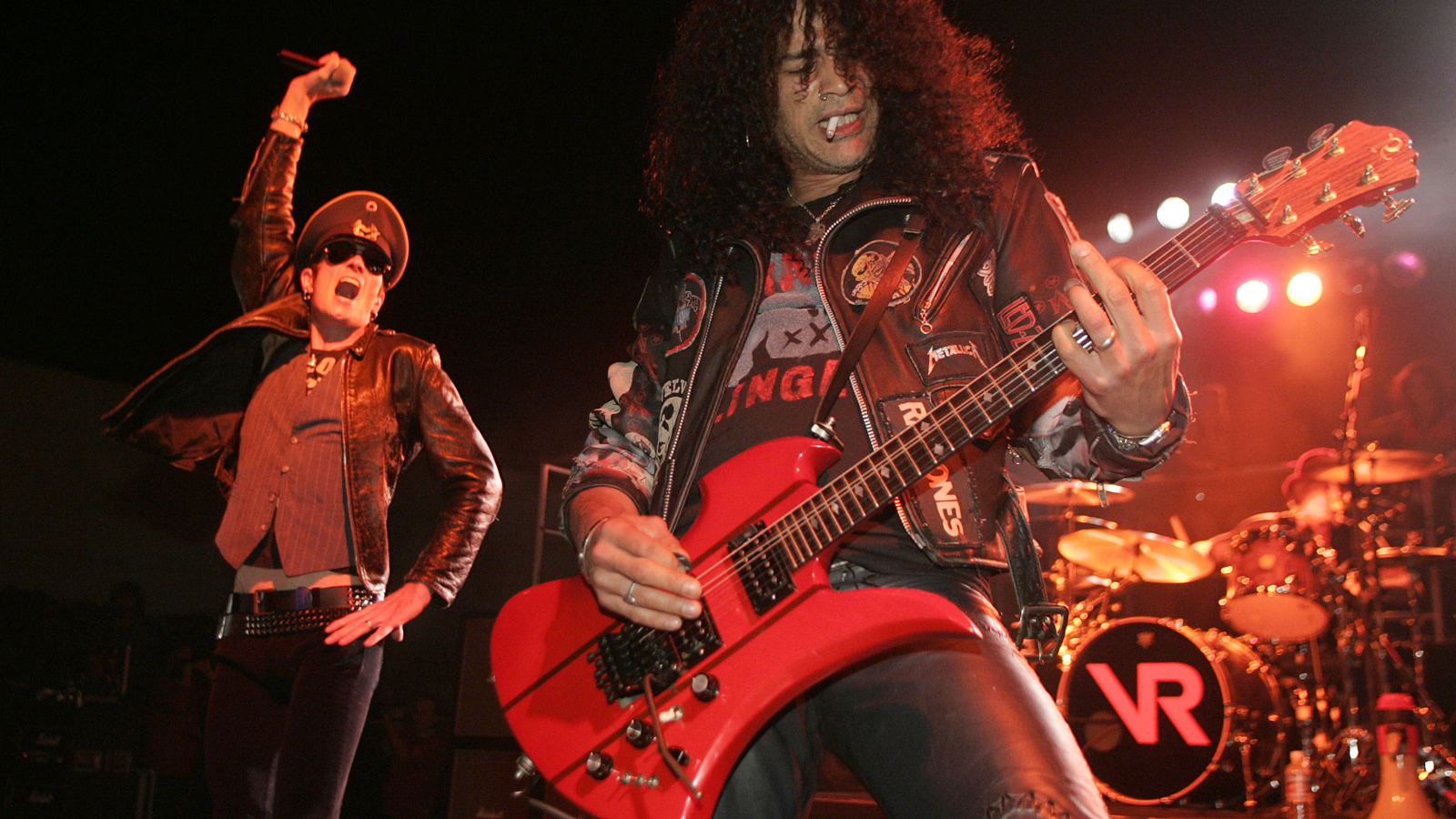 Scott Weiland and Slash of Velvet Revolver surprise thousands of people with a free performance in Hollywood prior to kicking off their headlining tour. (Photo by Chris Polk/FilmMagic)