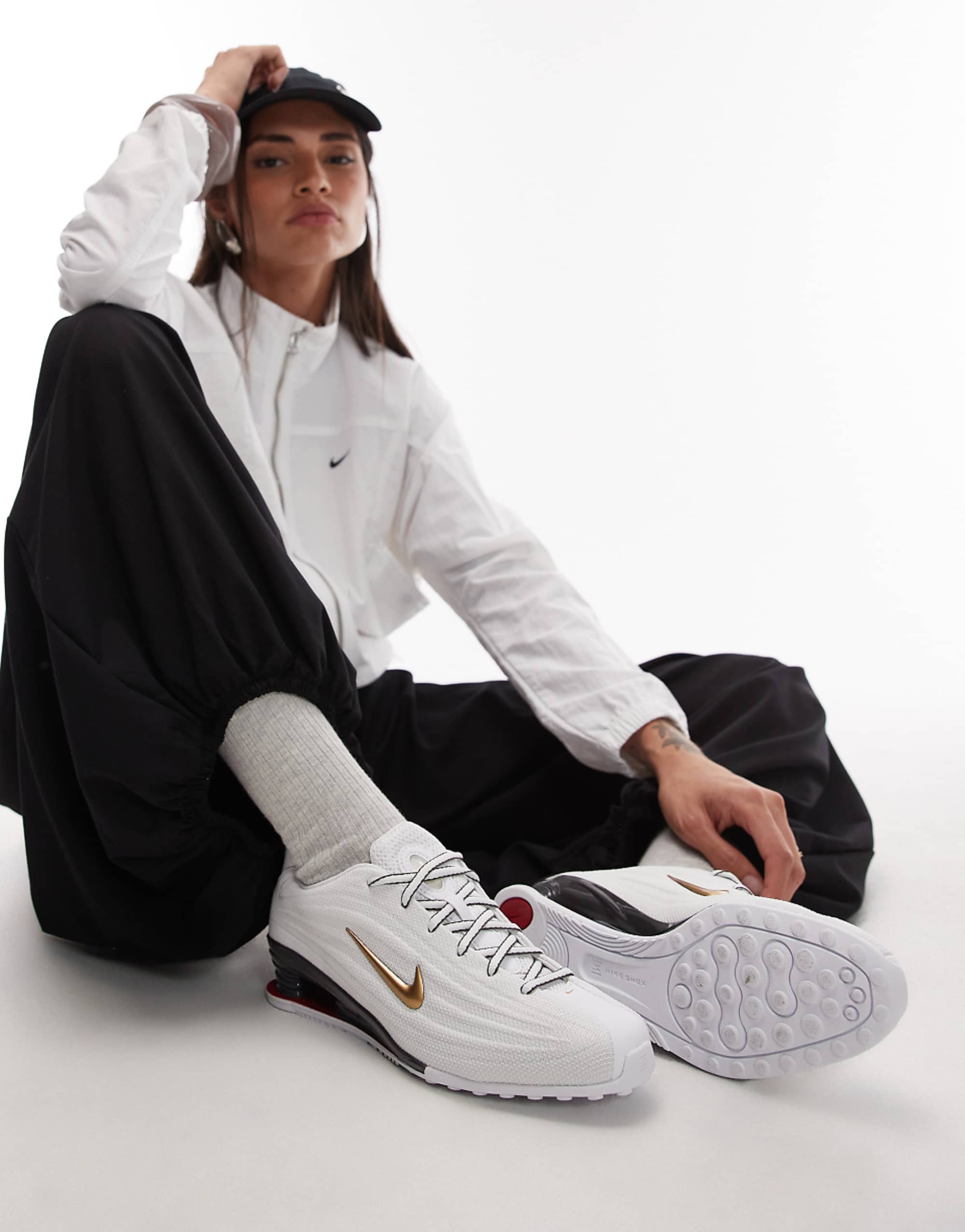 Nike Shox Z Trainers in White and Gold