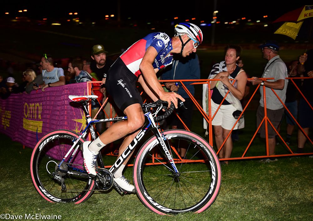 Jeremy Powers (Rapha Focus) took it upon himself to attempt to bridge to the three leaders