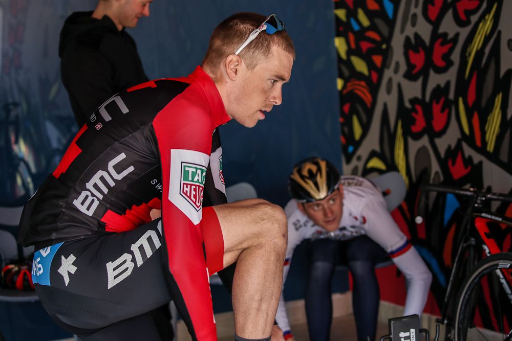Rohan Dennis gets ready to ride with his new team, Bahrain-Merida