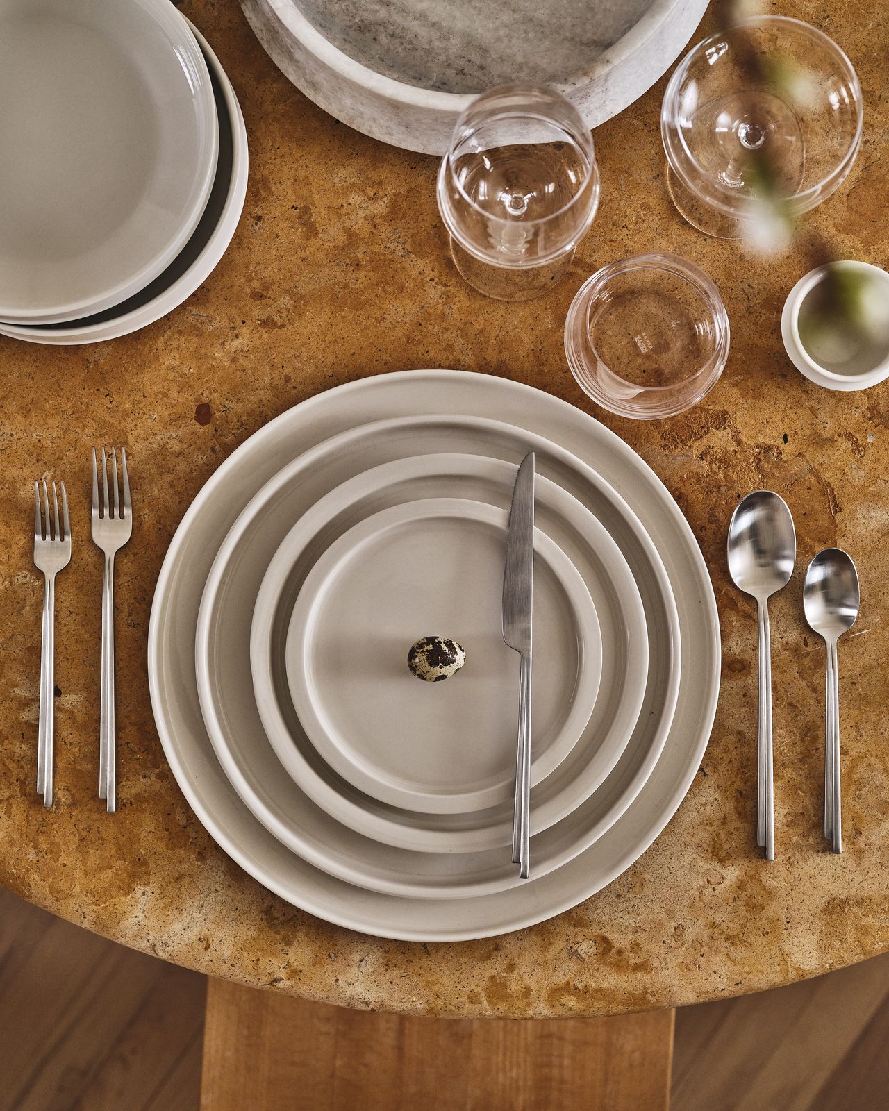 Discover Kelly Wearstler Serax tableware collection Wallpaper