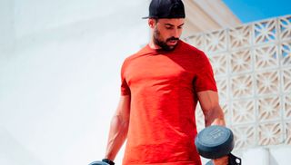 If you’re looking to build muscle in your biceps and triceps as quickly as possible, look no further than this dumbbell arms workout