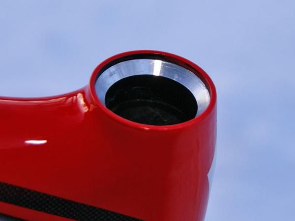 &hellip; and a conventional round-profile upper head tube