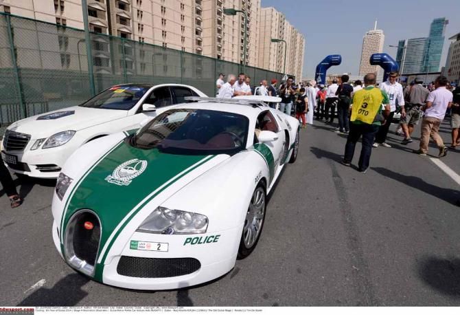 There will be many a jealous police officer when they see that the Dubai officers drive a Bugatti