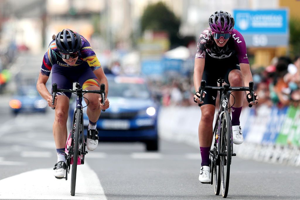 A RUA SPAIN SEPTEMBER 02 LR Elise Chabbey of Switzerland and Team Canyon SRAM Racing and Pauliena Rooijakkers of Netherlands and Team Liv Racing sprints cross the finishing line in during the 7th Ceratizit Challenge By La Vuelta 2021 Stage 1 a 1187 stage from Estacin Invernal Cabeza de Manzaneda to A Rua ChallengeVuelta CERATIZITChallenge21 on September 02 2021 in A Rua Spain Photo by Gonzalo Arroyo MorenoGetty Images