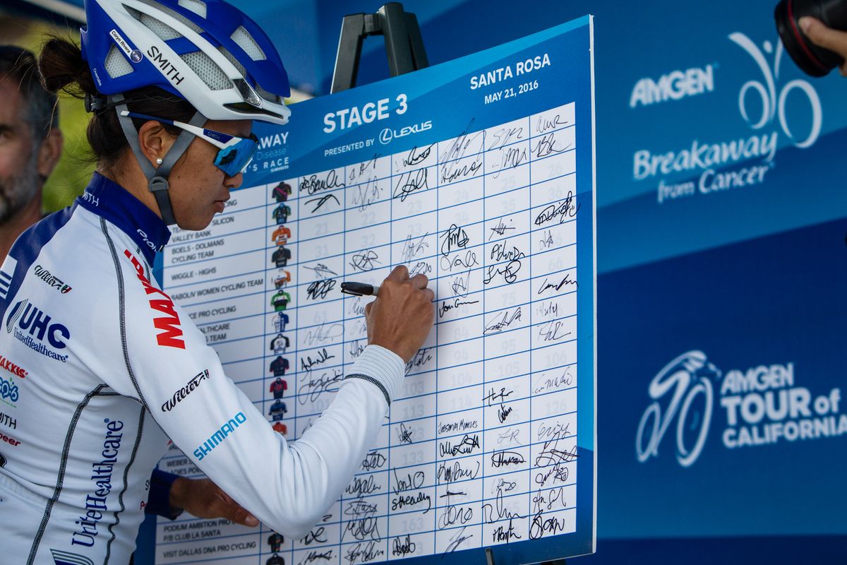 Coryn Rivera (UnitedHealthcare) signs on in the morning