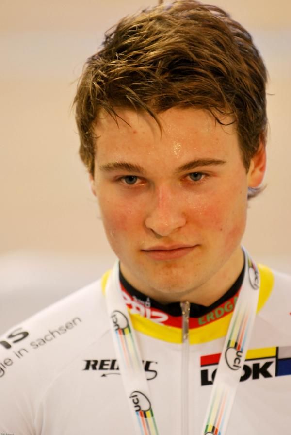 Stefan Botticher (Erdgas-2012) defeated Max Levy to take gold