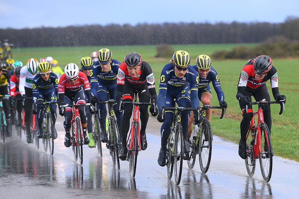 The peloton in action during stage 1 at 2017 Paris-Nice