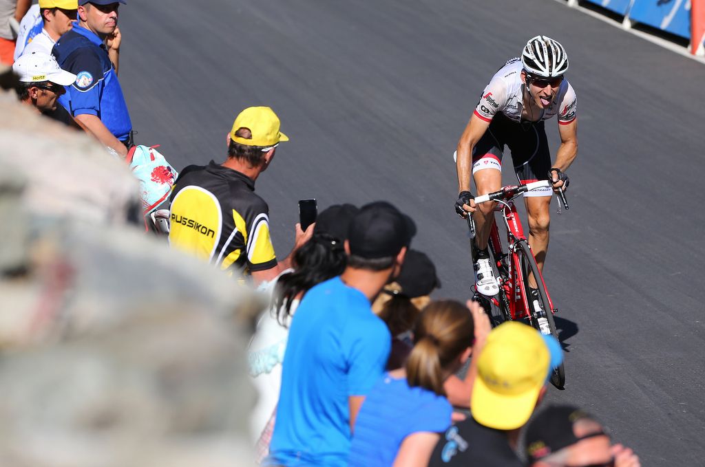 Bauke Mollema (Trek-Segafredo) heads to the finish line