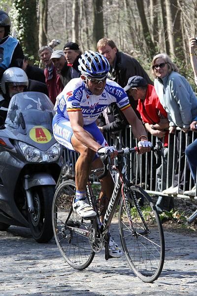 Stijn Devolder (Quick Step) powers away on the last climb of the day, the Bosberg.