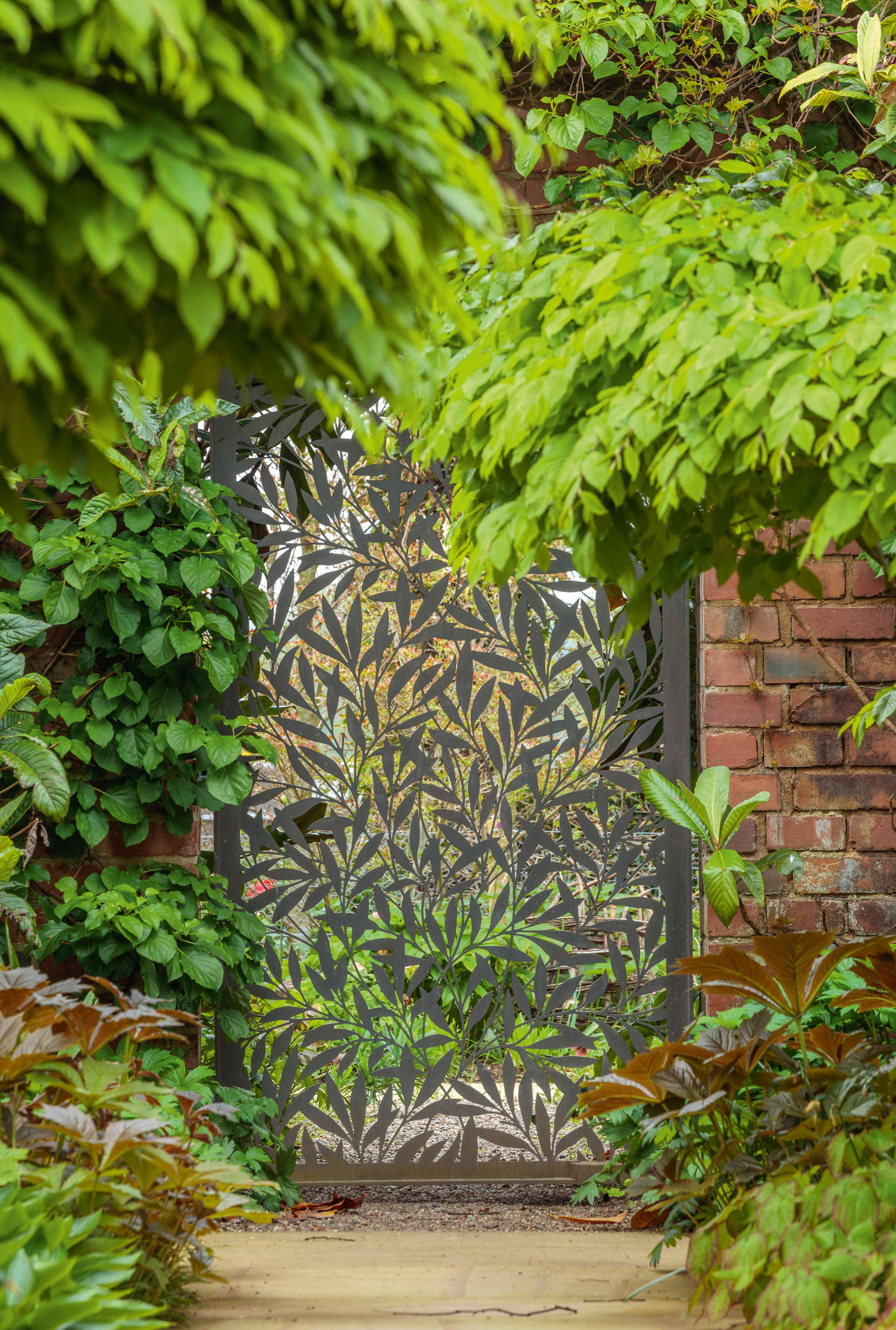 The garden at Cogshall Grange in Antrobus, Cheshire &amp;mdash;&amp;nbsp;the home of Julia Kirkham and Brendan Flood.