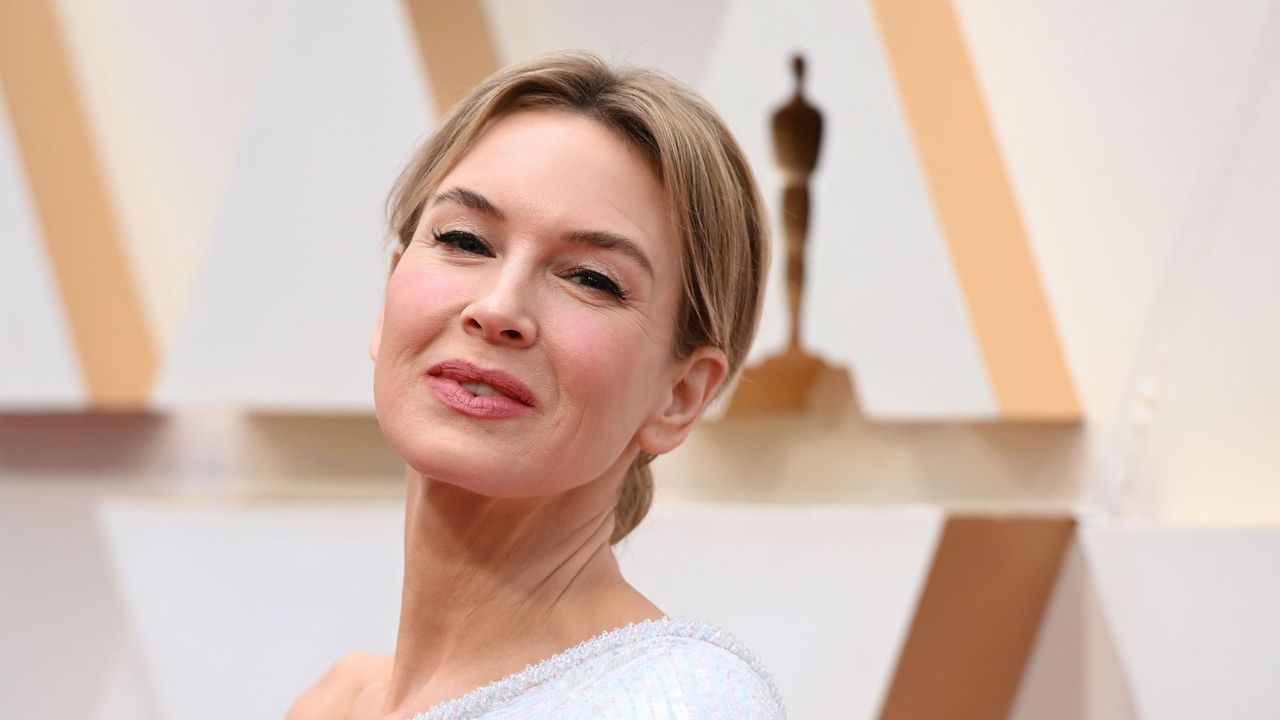 Renée Zellweger attends the Academy Awards in 2020