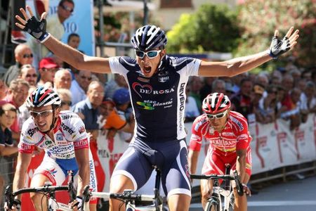 Riccardo Chiarini (De Rosa Stac Plastic) wins the sprint