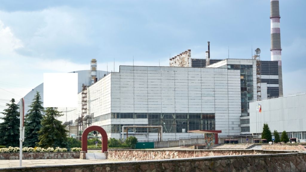 चेरनोबिल परमाणु ऊर्जा संयंत्र, चेरनोबिल, यूक्रेन;  14 जून 2019;  फोटो चेरनोबिल परमाणु ऊर्जा संयंत्र का मुख्यालय दिखाता है