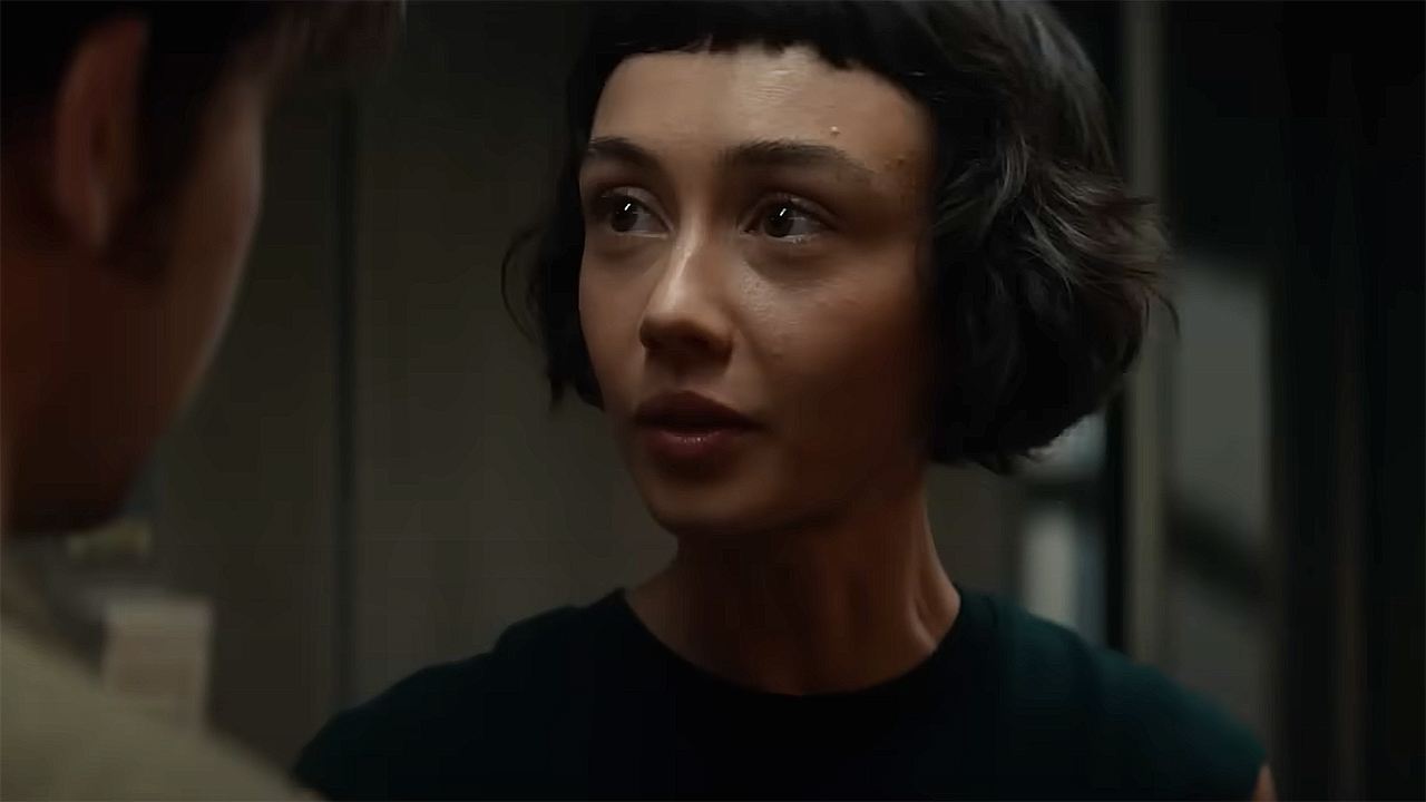 Wendy looking at Hermit in Alien: Earth episode 6