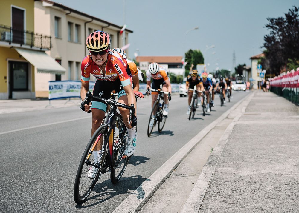 Evelyn Stevens with 300m to go