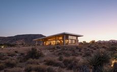 Jeremy Levine's sustainable house in its desert setting 