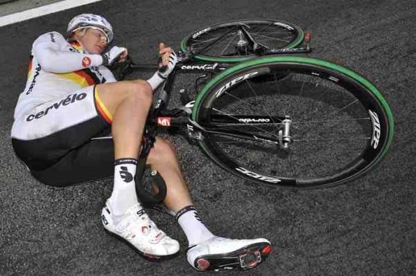 Martin Reimer (Cervelo Test Team) crashed hard mid-race